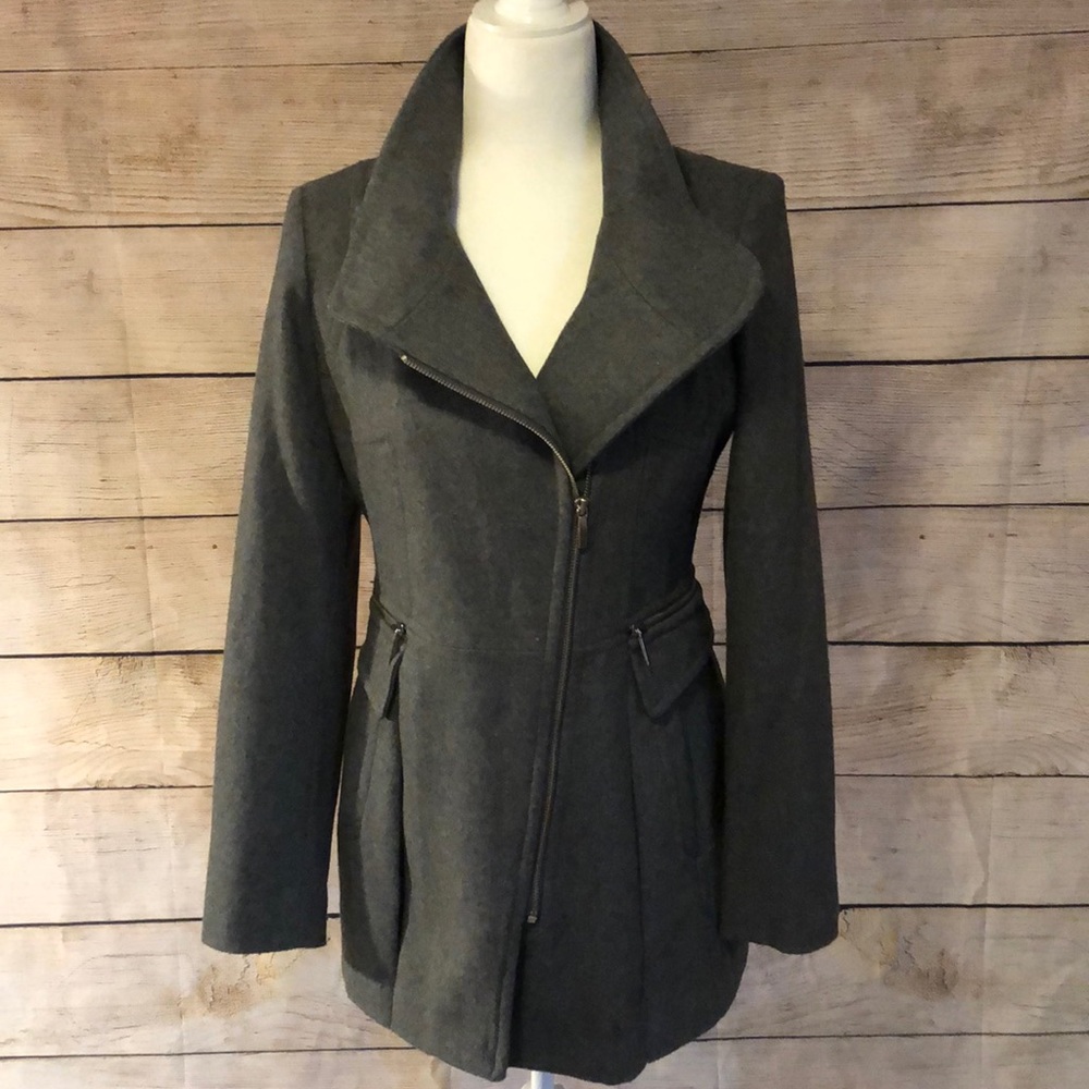 Laundry by Shelli Segal gray pleated coat